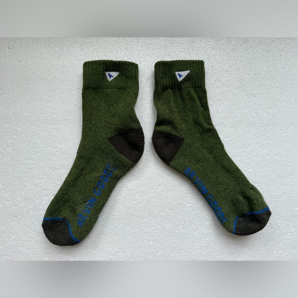ARVIN GOODS ATHLETIC QUARTER CREW GYM SOCKS
